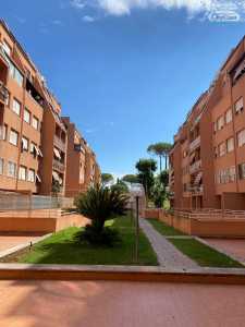 Appartamento in Vendita a Roma via Tazio Nuvolari Laurentino