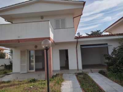 Villa in Vendita a Sabaudia via Migliara 56