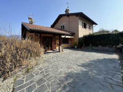 Villa in Vendita a Menaggio via Don Enrico Moltrasio