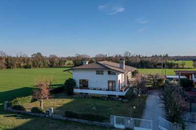 Villa in Vendita a Pozzuolo del Friuli via Lignano 47