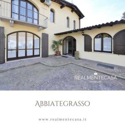 Villa in Vendita ad Abbiategrasso via Nazario Sauro 1