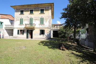 Villa in Vendita a Porcari via Pacini