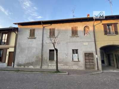 Rustico Casale Corte in Vendita a Seveso Piazza Italia 2 Baruccana
