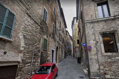 Negozio in Affitto a Perugia