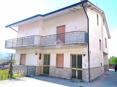 Villa in Vendita a Santa Lucia di Serino via Don Antonio Pelosi