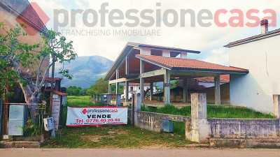 Rustico Casale Corte in Vendita a Villa Santa Lucia via le Sorgenti 0 Villa Santa Lucia