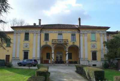 Palazzo Stabile in Vendita a Paderno Ponchielli via Vida Gerolamo 27