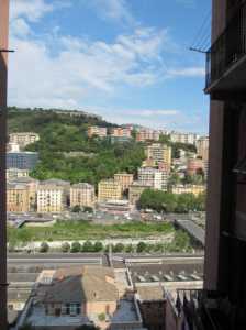 Appartamento in Vendita a Genova via Giovanni Revello