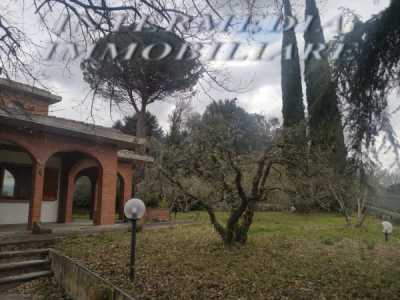 Villa in Vendita a Montevarchi via Aretina