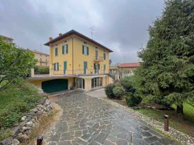Villa in Vendita a Bulciago via Dante Alighieri 4