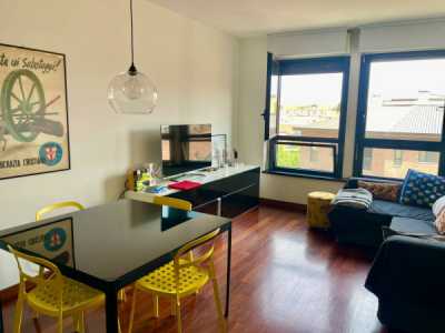 Appartamento in Vendita a Milano Alzaia Naviglio Pavese
