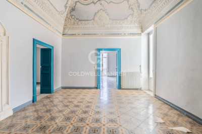 Palazzo Stabile in Vendita a Martina Franca via Giuseppe Mazzini 1