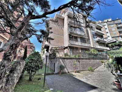 Appartamento in Vendita a Roma via del Forte Braschi