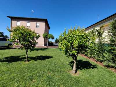 Villa in Vendita a Parma Strada Traversetolo 140