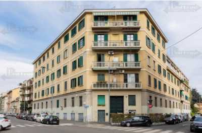 Appartamento in Vendita a Milano via Pier Francesco Mola 37