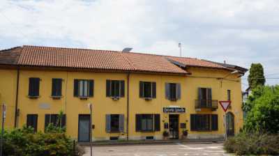 Palazzo Stabile in Vendita a Taino via Giuseppe Garibaldi