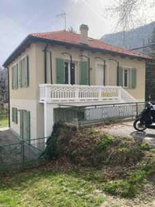 Villa in Vendita a Chiomonte via Stazione 20