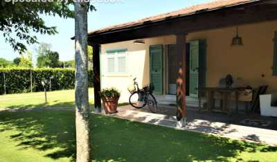 Villa in Vendita a Forte Dei Marmi via Alessandro Volta 85