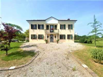 Villa in Vendita a Maserada sul Piave via Roma 1