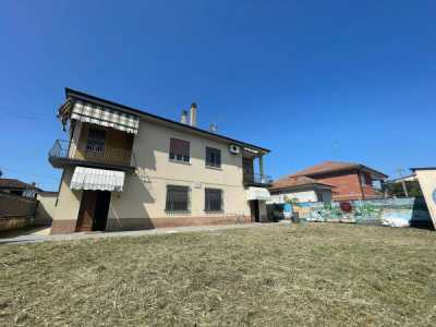 Villa in Vendita a Novara Strada Provinciale di Granozzo