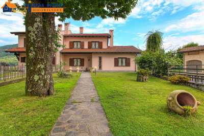 Villa in Vendita a Marchirolo via Ferruccio Pellini 24
