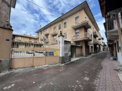 Palazzo Stabile in Vendita a Feletto via (feletto) via Castagna