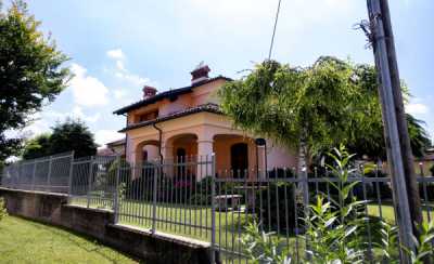 Villa in Vendita a Genola via Camillo Benso di Cavour