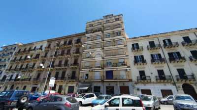 Appartamento in Vendita a Palermo Corso Dei Mille con Terrazzo 186