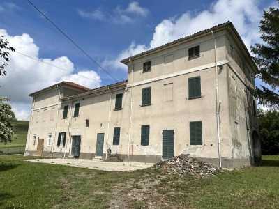 Rustico Casale Corte in Vendita ad Alessandria Valle San Bartolomeo