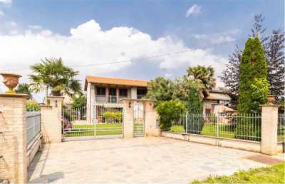 Villa in Vendita a Cavour via Macello 78