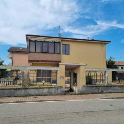 Villa in Vendita ad Ossago Lodigiano via Borghetto 6