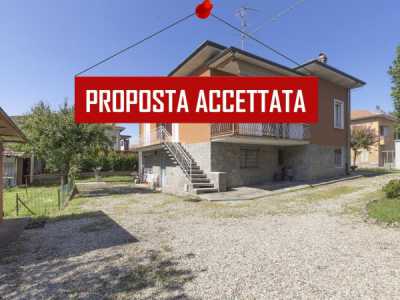 Villa in Vendita a Cassano Magnago via Mario Albino Bonicalza 78