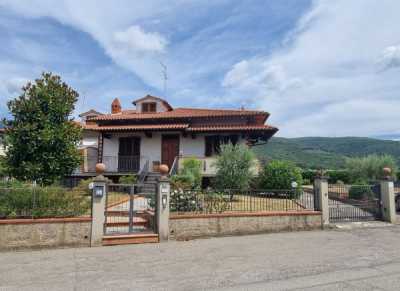 Villa in Vendita a Loro Ciuffenna via Giacomo Puccini 11