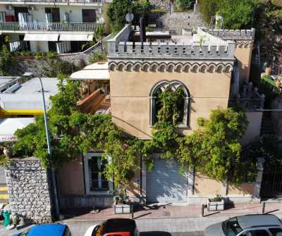 Villa Singola in Vendita a Taormina via Pirandello Centro