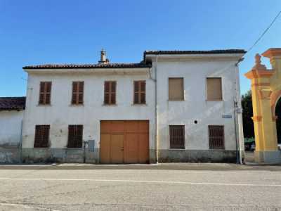 Rustico Casale in Vendita a Borgo San Martino via Vittorio Veneto 1