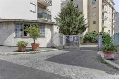 Appartamento in Vendita a Roma via Montefalco