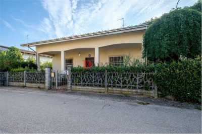 Villa in Vendita a Rodigo via Brodolini 37