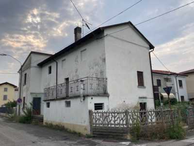 Villa in Vendita a Bassano del Grappa via Milano