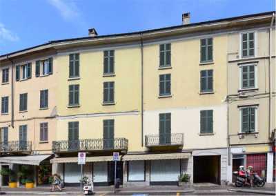 Palazzo Stabile in Vendita a Como via Milano 51