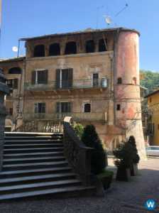 Palazzo Stabile in Vendita a Venasca via Ruffino
