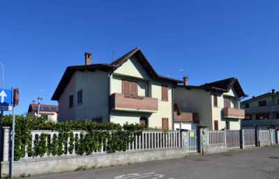 Villa in Vendita a Corte Palasio via Giuseppe Verdi