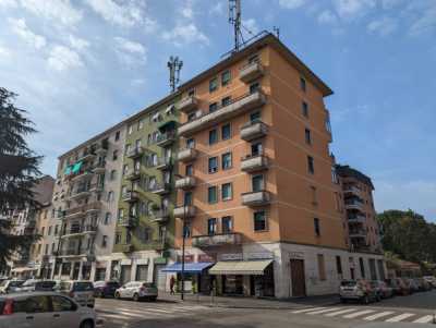 Appartamento in Vendita a Milano via Angelo Inganni 11
