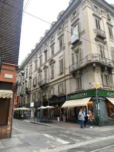 Appartamento in Vendita a Torino via Corte D