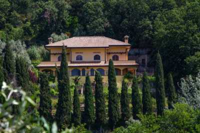 Villa in Vendita a Carrara Strada Comunale di Monteverde 18