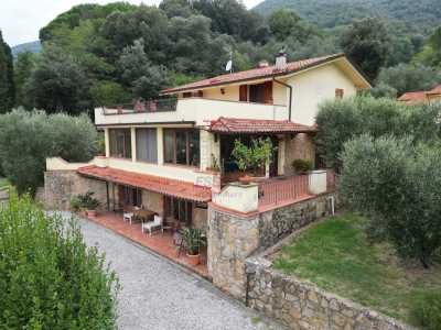 Villa in Vendita a Lucca via Sarzanese Ovest