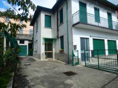 Villa in Vendita ad Esino Lario via Adamello