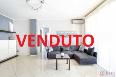Appartamento in Vendita a Milano via Cividale del Friuli 11