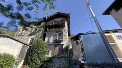 Villa in Vendita a Berbenno di Valtellina via Vecchia
