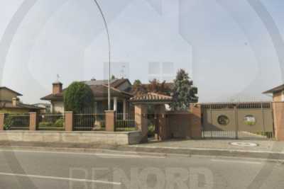 Villa in Vendita a Gerenzago via Villanterio