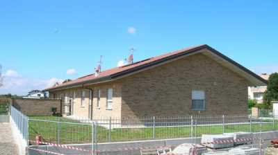 Villa in Vendita a Crescentino via Enrico Fermi
